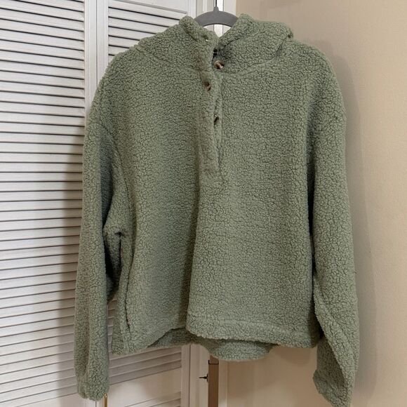 Cozy Green Sherpa Hoodie - Picture 2 of 5